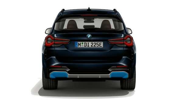 BMW-iX3_exterior-3