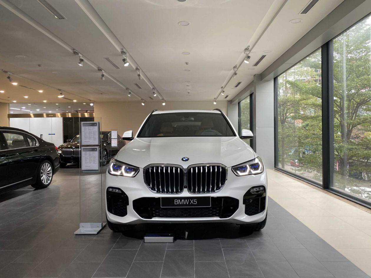 phan-dau-xe-bmw-x5-m-sport-12-scaled-1